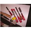Image 2 : BUNDLE OF SAWS, LEVEL, CHISELS, ETC.