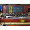 Image 1 : 21 PIECE 3/4" DRIVE SOCKET WRENCH SET IN RED METAL CASE