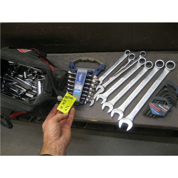 JOBMATE TOOLBAG W/SET OF MAXIM COMBINATION WRENCHES, SOCKETS, ETC.