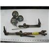 Image 1 : 2 WELDING TORCHES & OXY ACETYLENE GAUGE