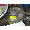 Image 2 : CRAFTSMAN COMPOUND MITER SAW W/EXTRA BLADES