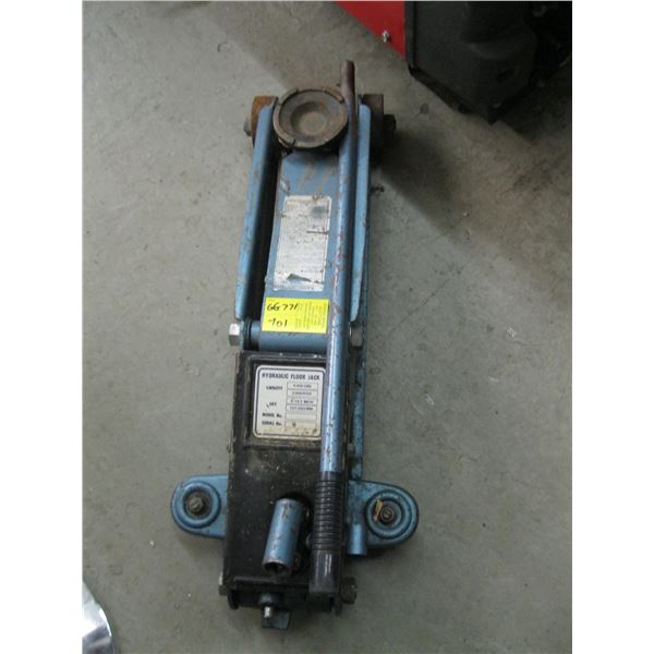 HYDRAULIC FLOOR JACK