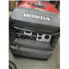 Image 2 : HONDA INVERTER EU3000IS GENERATOR, WORKS, SLIGHTLY DENTED, MISSING FUEL SHUT OFF BUTTON