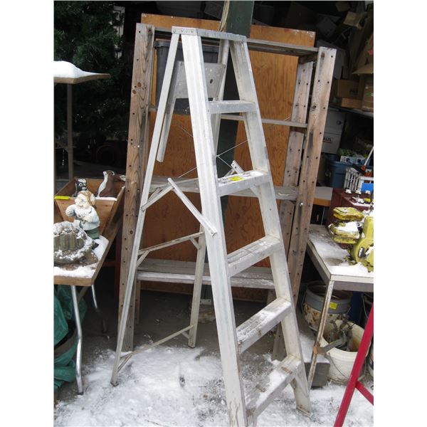 6' FOLDING STEPLADDER