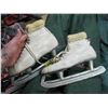 Image 1 : PAIR OF VINTAGE FIGURE SKATES