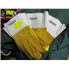 Image 1 : 3 PAIR OF WELDING GLOVES