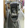 Image 2 : JEEP 3 WHEEL STROLLER