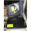 Image 1 : 2 PORTABLE DVD PLAYERS