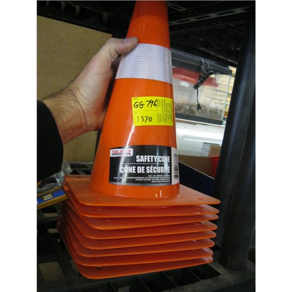 8 SAFETY CONES