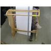 Image 1 : QUILT STAND