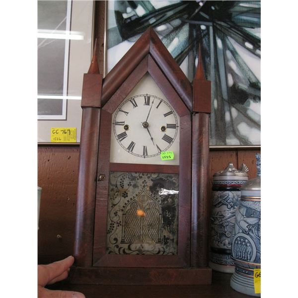 WOOD CASED MANTLE CLOCK W/PENDALUM