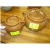 Image 1 : 2 CROCKERY BEANPOTS