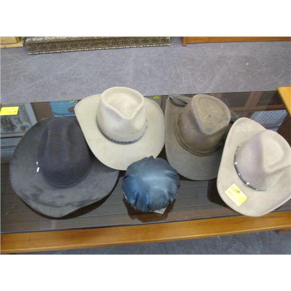 4 COWBOY HATS & A HAT BUDDY