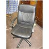 Image 1 : BLACK OFFICE CHAIR