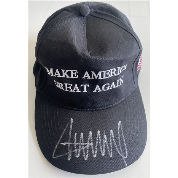 Donald Trump signed "Make America Great Again" hat
