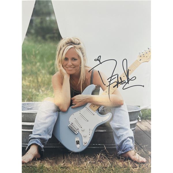 Country music star Deana Carter signed photo