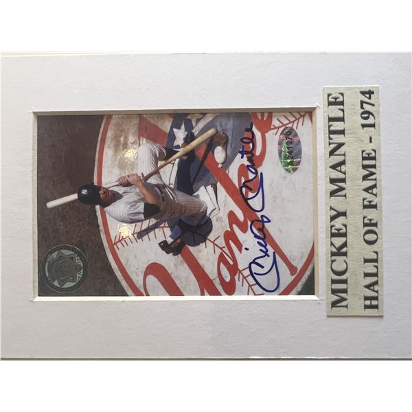 Mickey Mantle signed photo. GFA authenticated