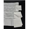 Image 2 : Very Nice Set of 4 Large Vintage  Linen Napkins in Great Condition