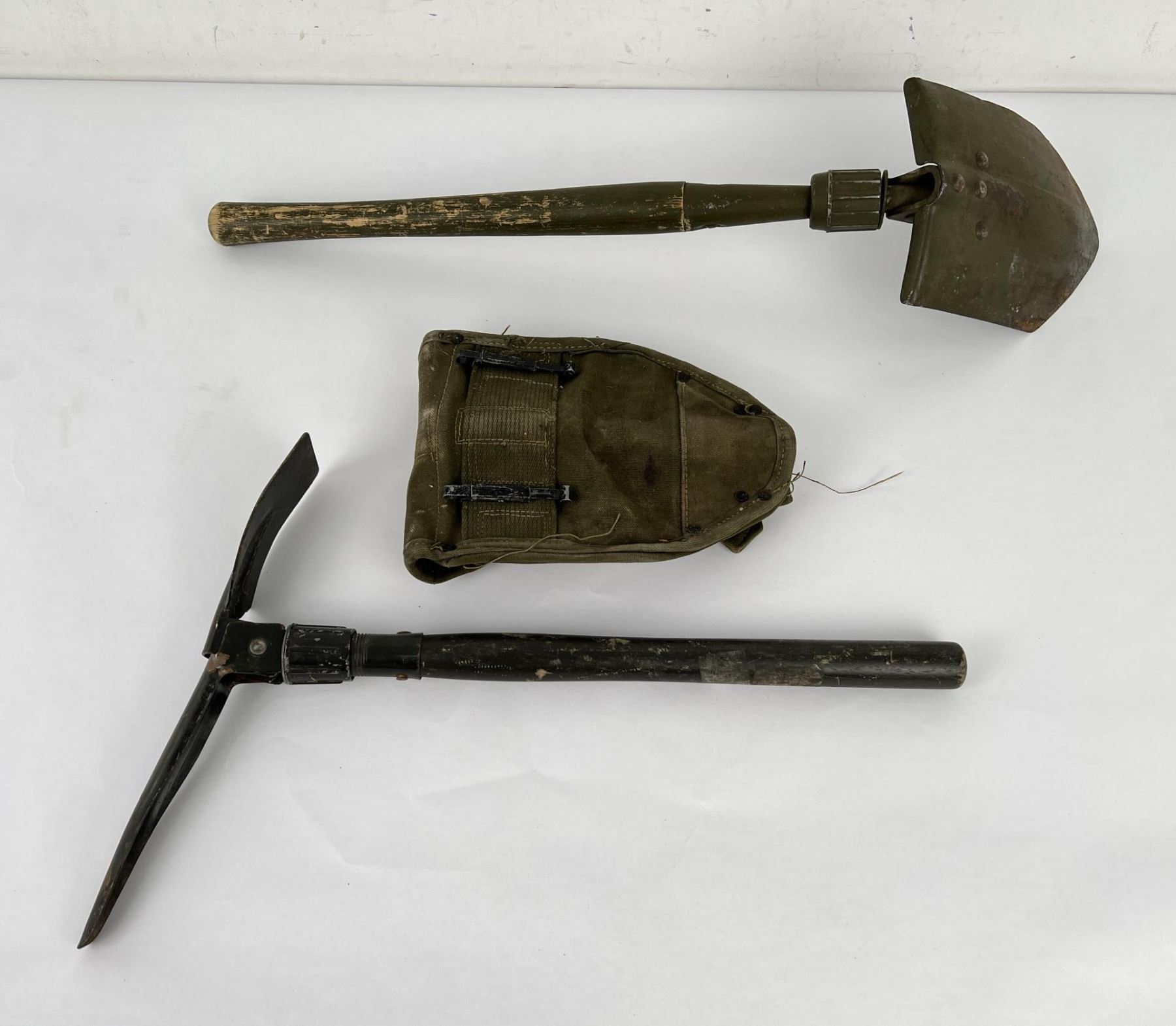 WW2 Entrenching Tool Set