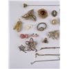 Image 5 : Lot of Costume Jewelry
