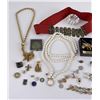 Image 3 : Lot of Costume Jewelry
