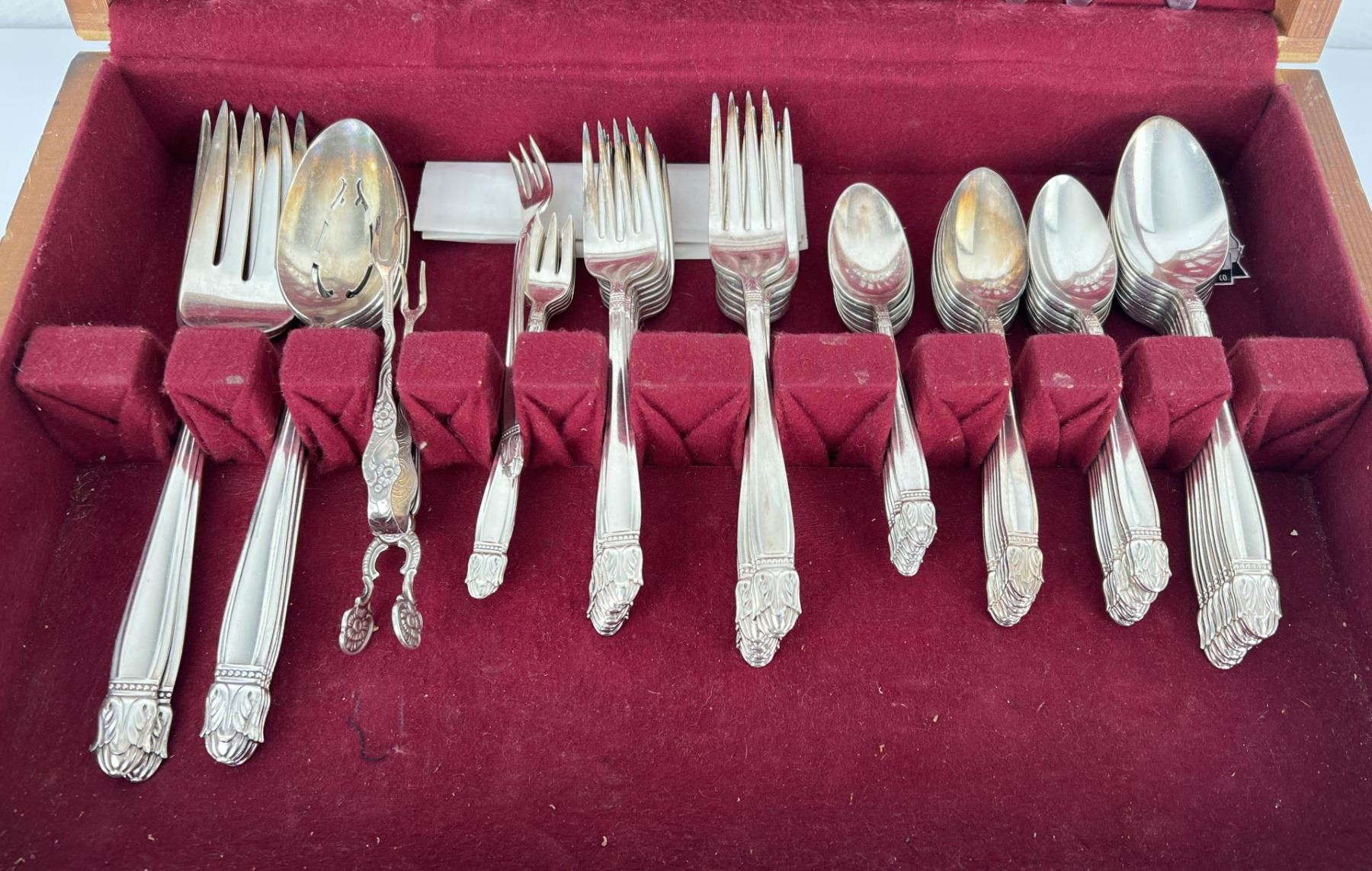 Silver Inlay Collection Holmes & Edwards Inlaid Flatware Set