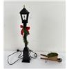Image 2 : Colonial Williamsburg Lamp and Wheelbarrow