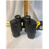 Image 1 : Binoculars