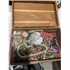 Image 1 : Jewelry box and contents