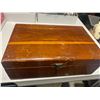 Image 2 : Jewelry box and contents