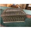 Image 2 : Jewelry box and contents