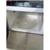 Image 2 : Microwave GE