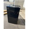 Image 1 : Mini fridge