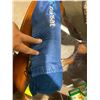 Image 1 : Fuzzy travel blanket