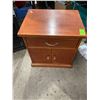 Image 1 : End table