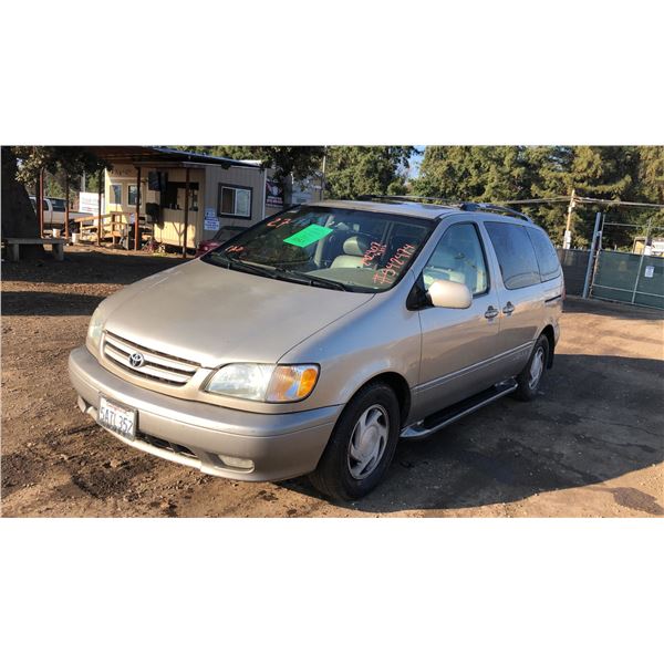 Sell L/H HEADLIGHT DRIVER SIDE LAMP KIT UNIT REPLACEMENT 2001-2003 TOYOTA SIENNA In Best Price - Foto 4