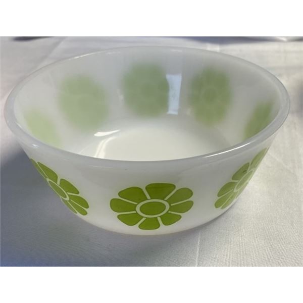 Federal Glass Green Daisy Bowl