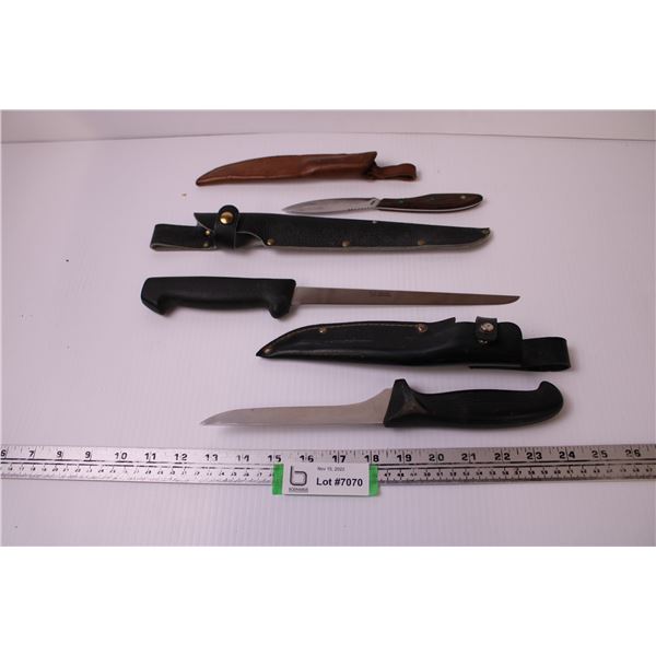 (3) Knives w/ Cases Bodnarus Auctioneering