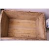 Image 4 : Wooden Crate w/ (16) tobacco Tins