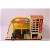 Image 5 : Fisher-Price Train, Bus, and Car Park