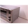 Image 3 : Oster Convection Toaster Oven (powers on)