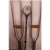 Image 4 : *(3) Crutches