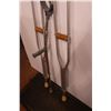 Image 5 : *(3) Crutches