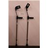 Image 1 : *(2) Crutches