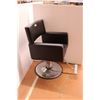 Image 2 : *Hydraulic Hairdressing Chair