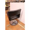 Image 4 : *Hydraulic Hairdressing Chair