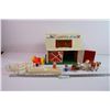 Image 1 : Fisher Price Family Farm w/ Figures and Fence