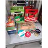 Image 1 : LARGE COLLECTION VINTAGE COLLECTIBLES