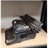 Image 2 : VINTAGE TYPEWRITER