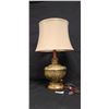 Image 2 : LATE VICTORIAN ORNATE BRASS TABLE LAMP